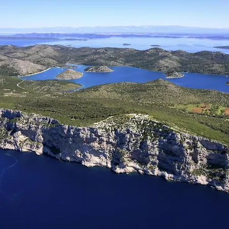 In Zaton * Zaton (Zadar)